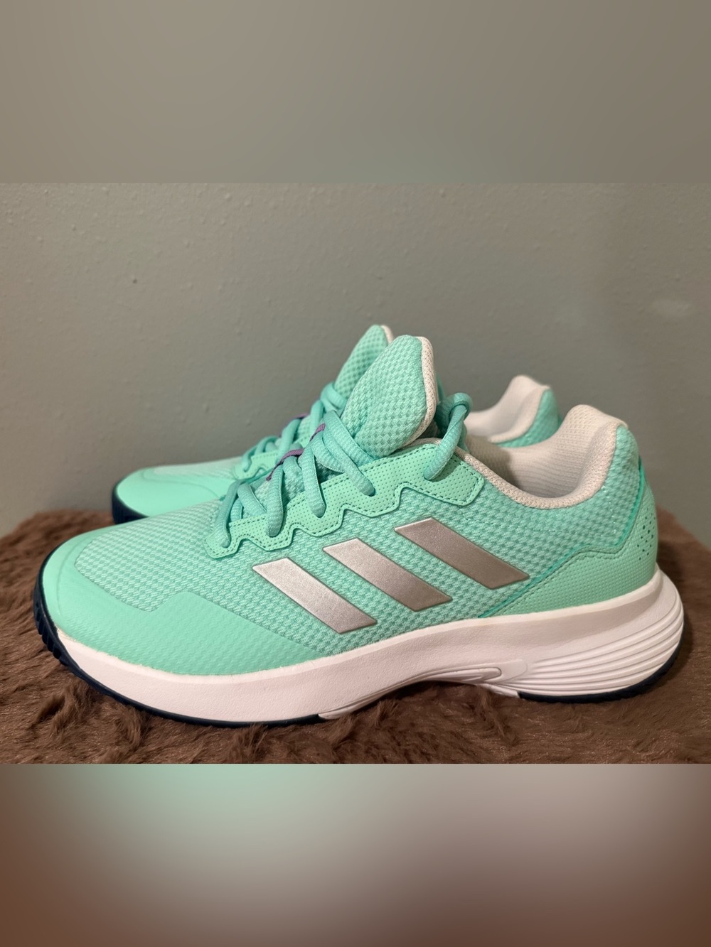 Adidas Women’s GameCourt 2 Sneaker, Pulse Mint/Silver Metallic/Violent Fusion, 7